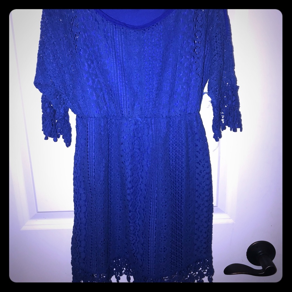 Girls size 7 blue cold shoulder dress
